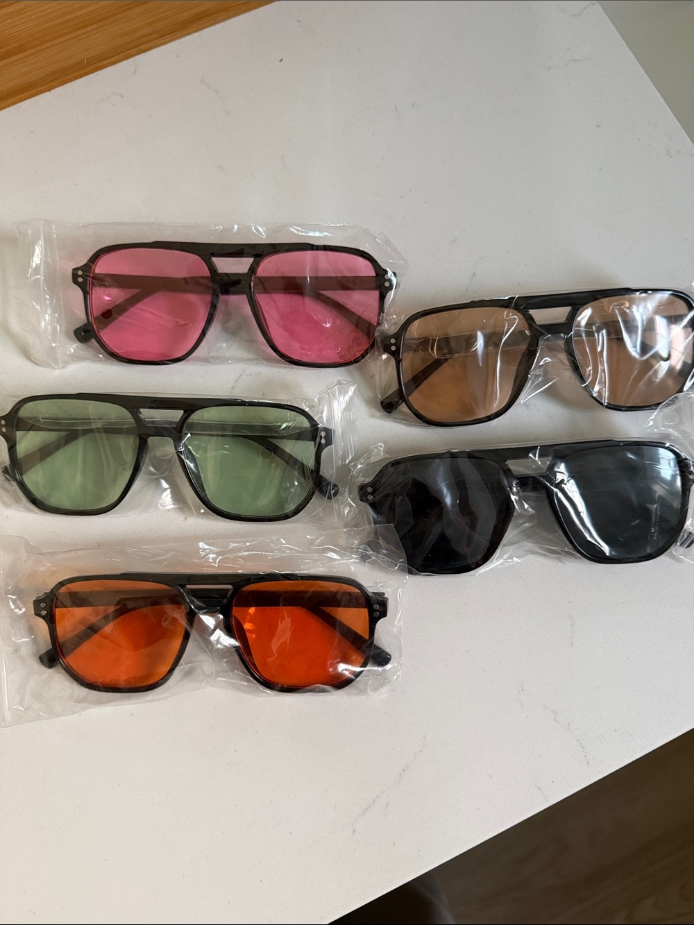 Classic Aviator-Style Men's Sunglasses in Multiple Colors - lot of 5
